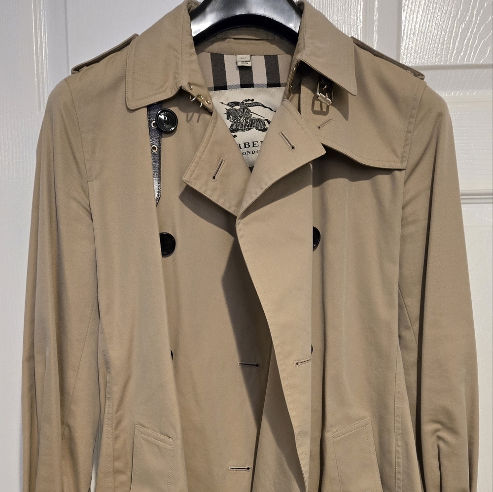 Women's Burberry Tan Trench Coat, 8